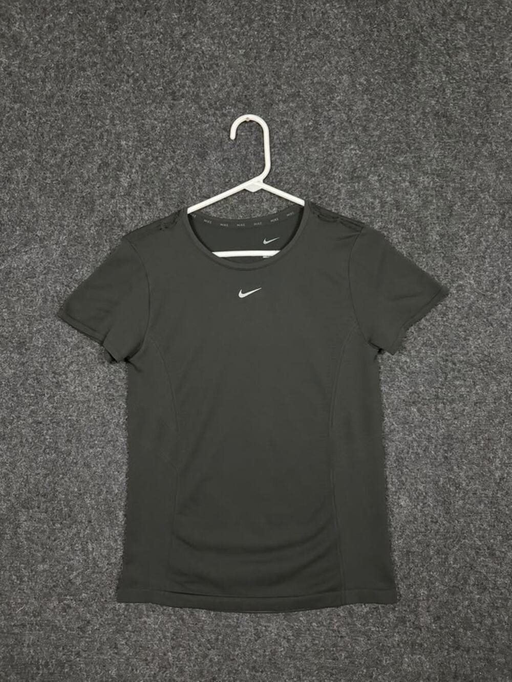 Nike Dri-FIT ADV Slim Fit Training Shirt Women L Black Short Sleeve